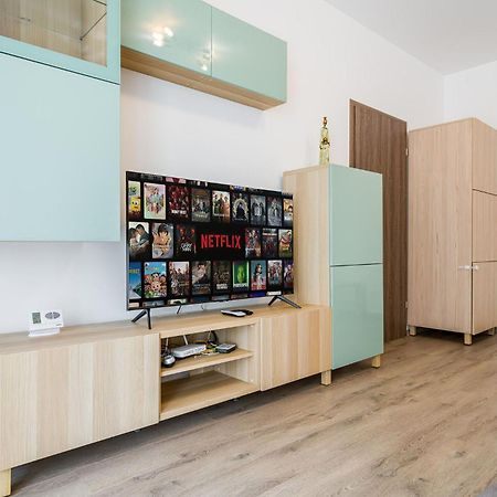 Politehnica Deluxe Apartment Bucarest Extérieur photo